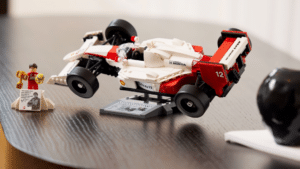 Lançamento de LEGO celebra legado de Ayrton Senna e vende quase 400 unidades no primeiro mês Lançamento de LEGO celebra legado de Ayrton Senna e vende quase 400 unidades no primeiro mês
