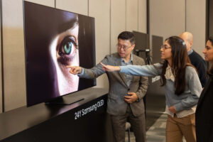 Evento apresenta os avanços mais recentes da Samsung, com foco na Neo QLED 8K com o processador NQ8 AI Gen3, além de diversas melhorias na linha de televisores 2024 da Samsung, proporcionando uma experiência de visualização premium na era das TVs com AI Evento apresenta os avanços mais recentes da Samsung, com foco na Neo QLED 8K com o processador NQ8 AI Gen3, além de diversas melhorias na linha de televisores 2024 da Samsung, proporcionando uma experiência de visualização premium na era das TVs com AI