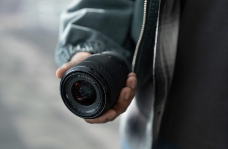 Sony lança lente SEL28702 e aposta em versatilidade para fotos e vídeos